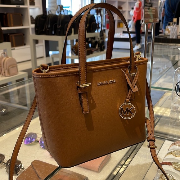 MICHAEL KORS
Jet Set Travel Extra-Small Saffiano Leather Top-Zip Tote 
Luggage - Picture 4 of 16